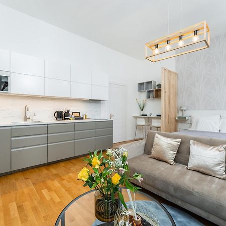 Anytime Holiday- Muzeum Apartments Prague Exterior photo